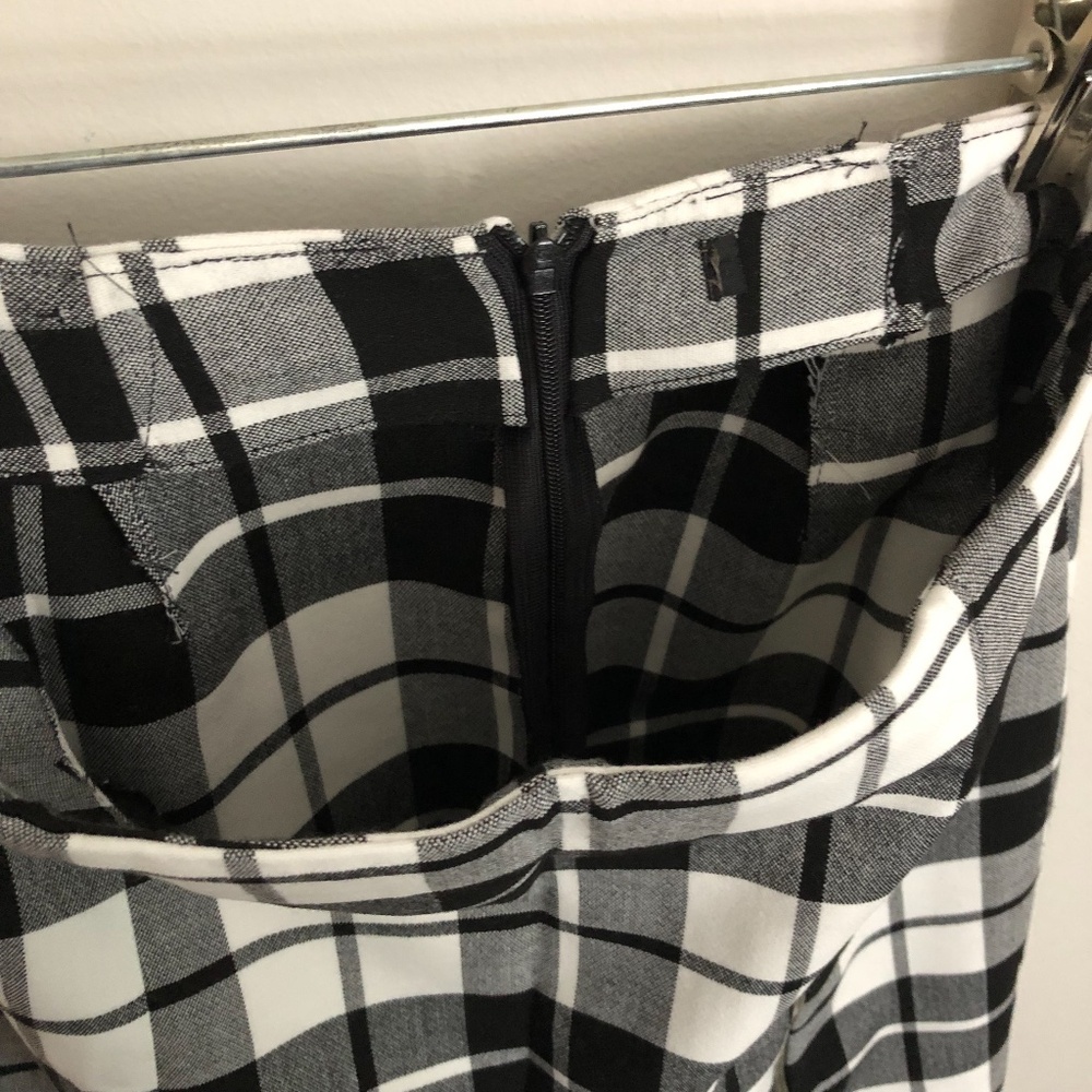 Plaid Black & White Miniskirt A-Line Women's S/XS - Office Siren, Goth, Cosplay - Picture 7 of 8